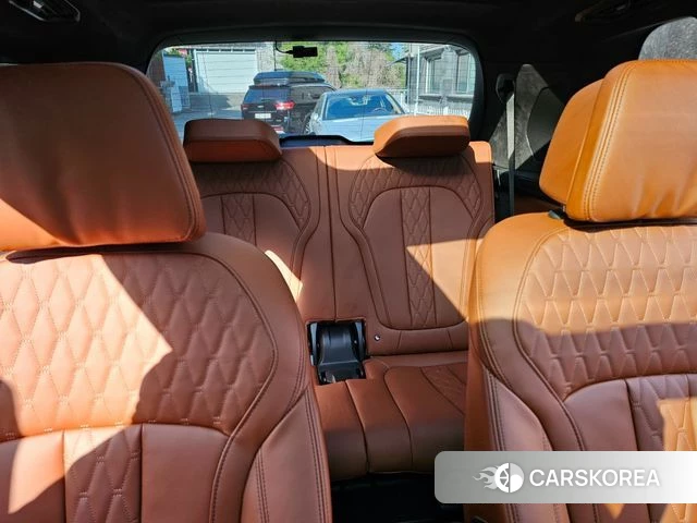 BMW X7 (G07) 2025 Серебристо-серый из Кореи, фото 6