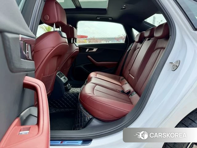 Audi A4L 2024 Белый из Китая, фото 6
