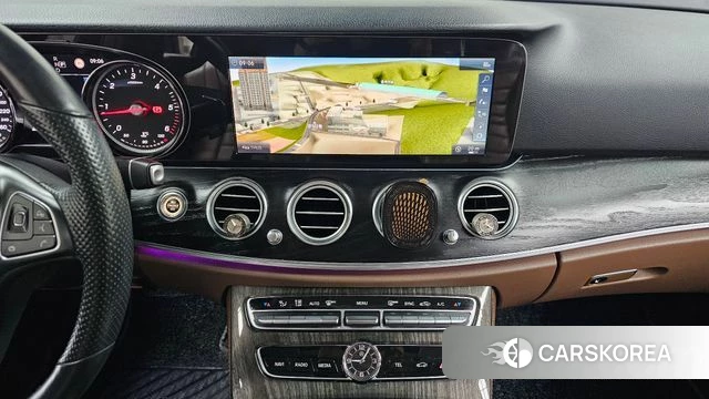 Mercedes-Benz E-Class W213 2018 Серебряный из Кореи, фото 6