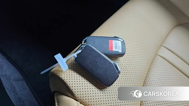 Kia K5 Hybrid 3rd Generation 2023 Серебристо-серый из Кореи, фото 6