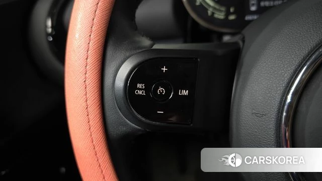 Mini Cooper Clubman 2023 Белый из Кореи, фото 6