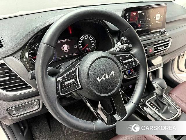 Kia Seltos 2022 Белый из Кореи, фото 6