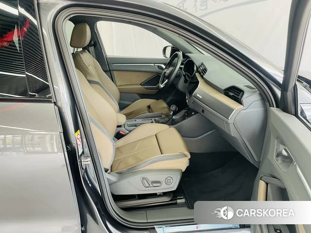 Audi Q3 2023 Темно-серый из Китая, фото 6