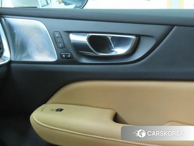 Volvo S60 3rd generation 2021 Белый из Кореи, фото 5