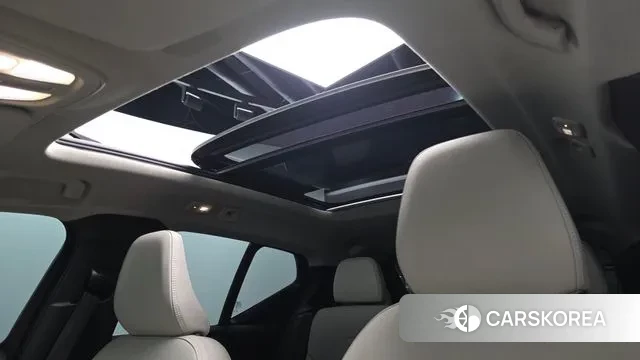 Volvo XC40 2024 Серебристо-серый из Кореи, фото 6