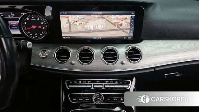 Mercedes-Benz E-Class W213 2019 Серебряный из Кореи, фото 6