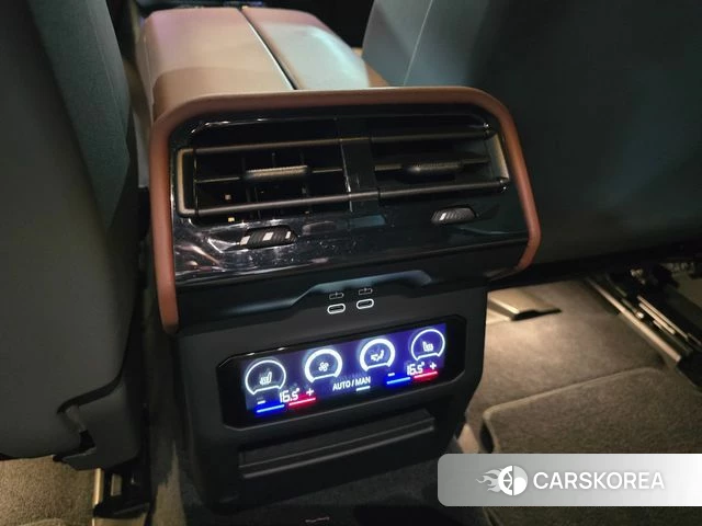 BMW 5 Series (G60) 2025 Черный из Кореи, фото 6
