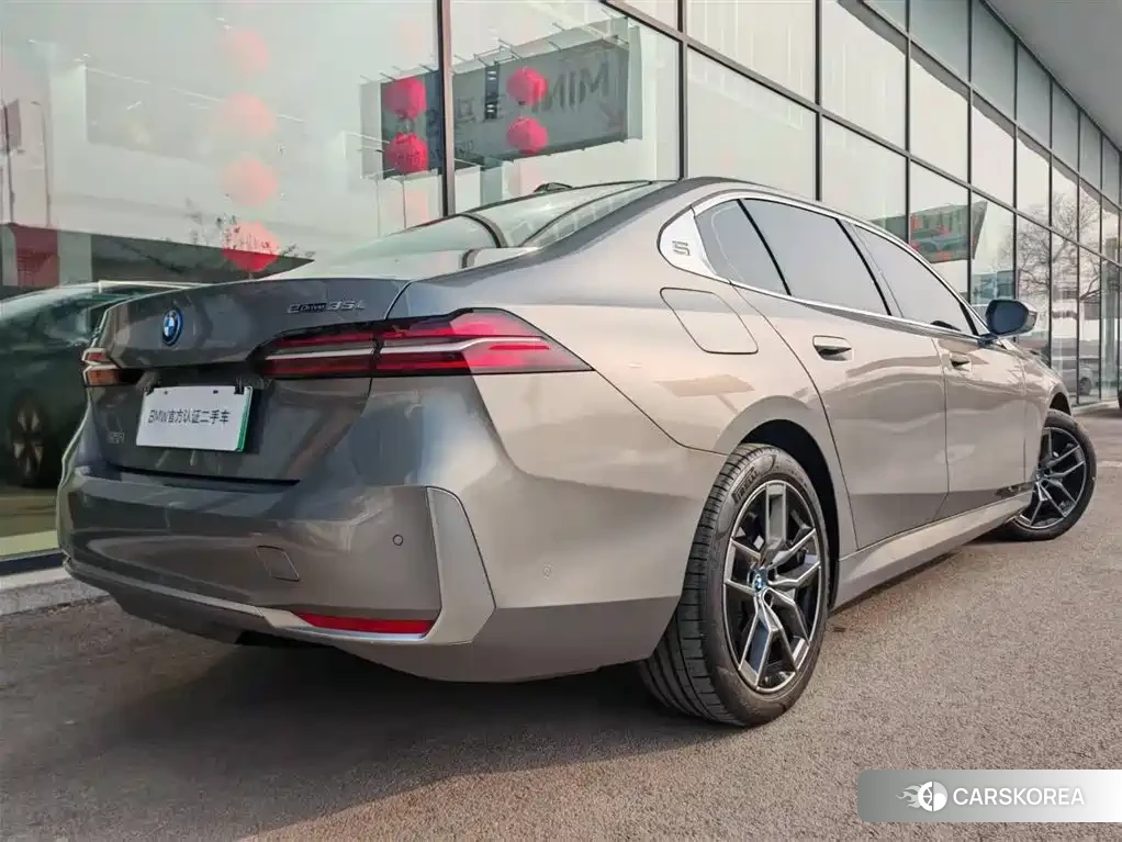 BMW i5 2025 Silver/gray из Китая, фото 6