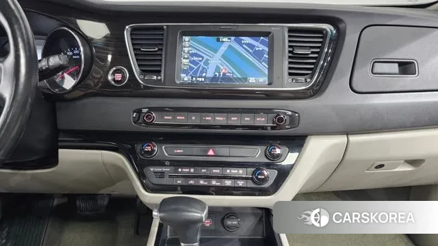 Kia The New Carnival 2018 Серебряный из Кореи, фото 6