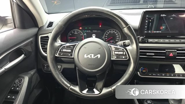 Kia Seltos 2022 Белый из Кореи, фото 6
