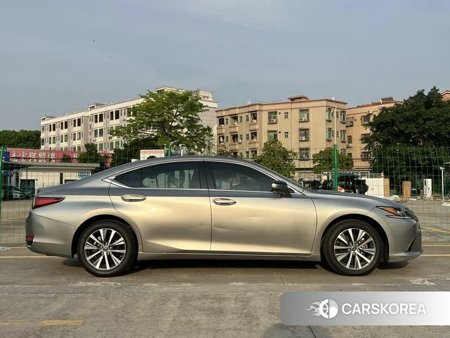 Lexus ES 2021 Шампань из Китая, фото 6