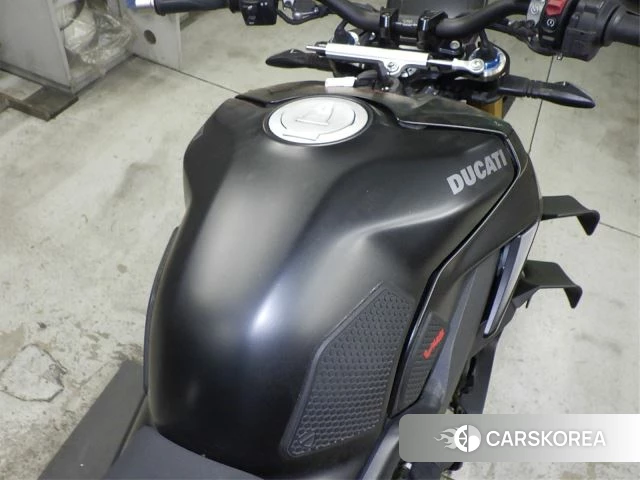 Проданный Ducati STREETFIGHTER V4 S id 3996279 из Японии, фото 6