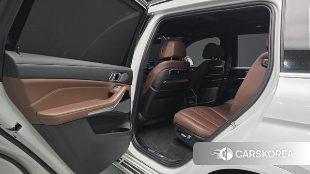 BMW X7 (G07) 2023 Белый из Кореи, фото 6