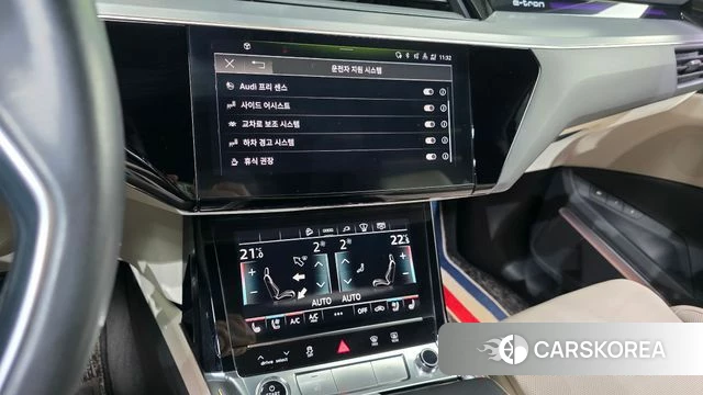 Audi e-Tron 2021 Черный из Кореи, фото 6