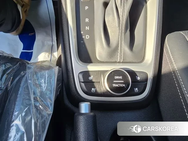 Hyundai Venue 2023 Белый из Кореи, фото 6