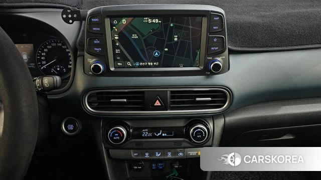 Hyundai Kona 2018 Светло-серебряный цвет из Кореи, фото 6