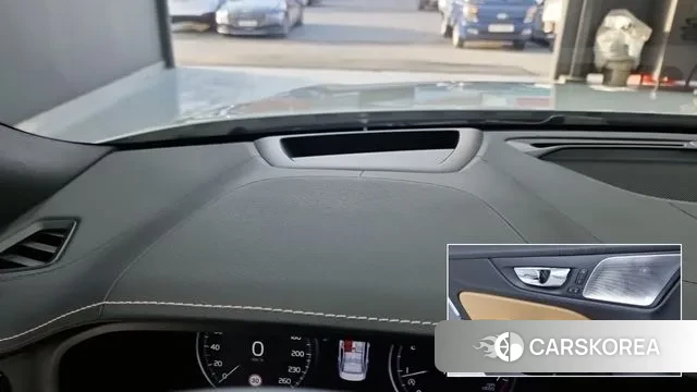 Volvo S60 3rd generation 2021 Белый из Кореи, фото 6