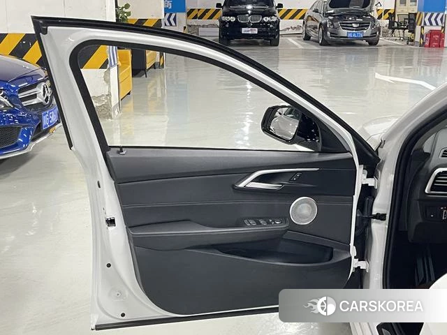 BMW 1 series 2021 Белый из Китая, фото 6