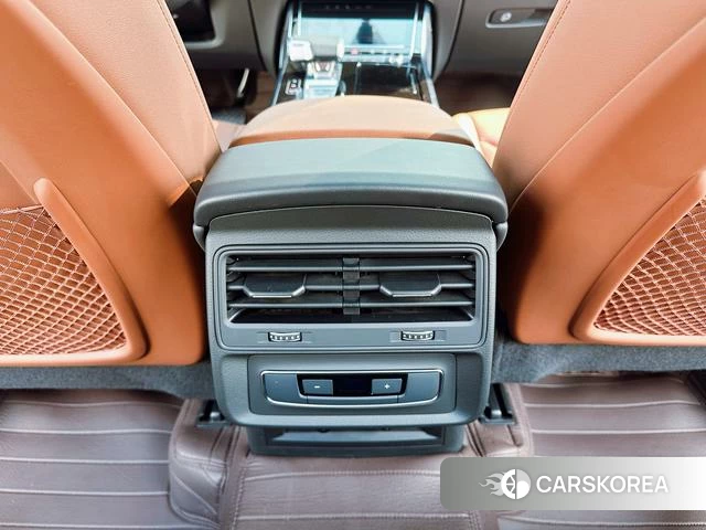 Audi Q7 2023 Черный из Китая, фото 6