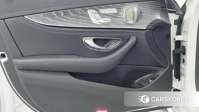Mercedes-Benz E-Class W213 2023 Белый из Кореи, фото 6