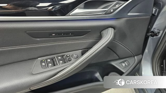 BMW 5 Series (G30) 2018 Серый из Кореи, фото 6