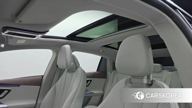 Mercedes-Benz EQE V295 2023 Белый из Кореи, фото 6