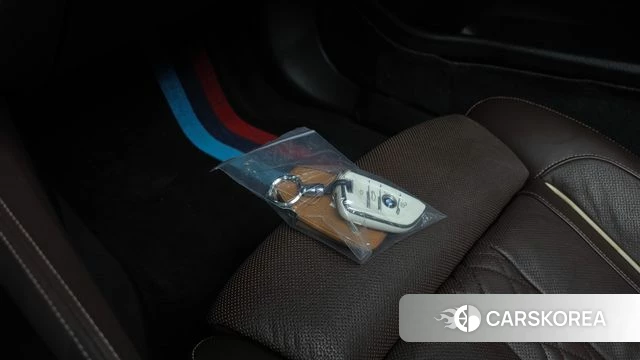 BMW 5 Series (G30) 2020 Небесно-голубой из Кореи, фото 6