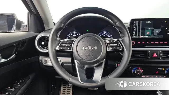 Kia The New K3 2nd generation 2023 Белый из Кореи, фото 6