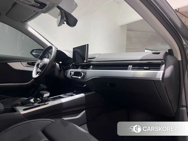 Audi A4L 2024 Темно-серый из Китая, фото 6