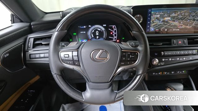 Lexus ES300h 7th generation 2023 Белый из Кореи, фото 6