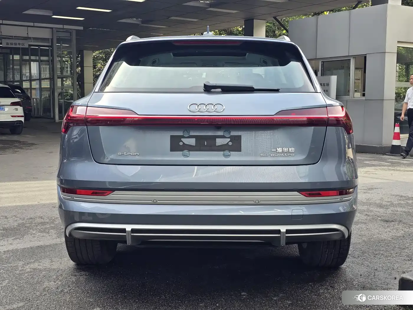 Audi e-tron 2026 Синий из Китая, фото 6
