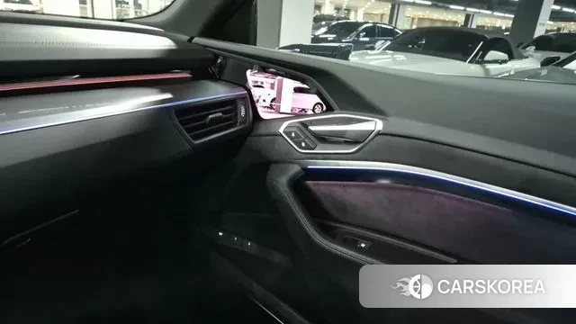 Audi e-Tron 2020 Серебряный из Кореи, фото 6