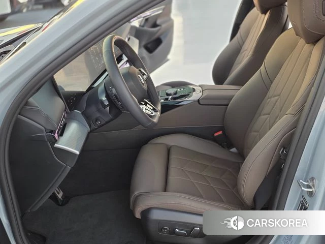 BMW 5 Series (G60) 2026 Цвет галактики из Кореи, фото 6