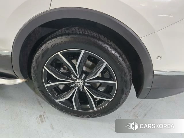 Volkswagen Tiguan L 2020 Белый из Китая, фото 6