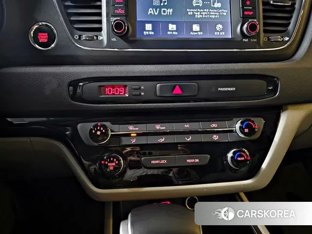 Kia The New Carnival 2019 Серебряный из Кореи, фото 6