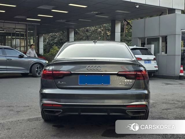 Audi A4L 2021 Темно-серый из Китая, фото 6