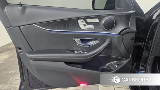 Mercedes-Benz E-Class W213 2022 Синий из Кореи, фото 6