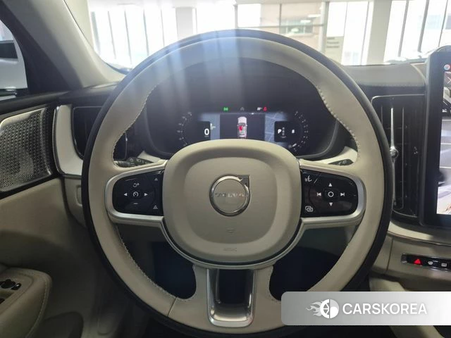 Volvo XC60 second Generation 2025 Белый из Кореи, фото 6