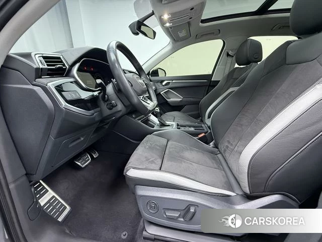 Audi Q3 2022 Темно-серый из Китая, фото 6