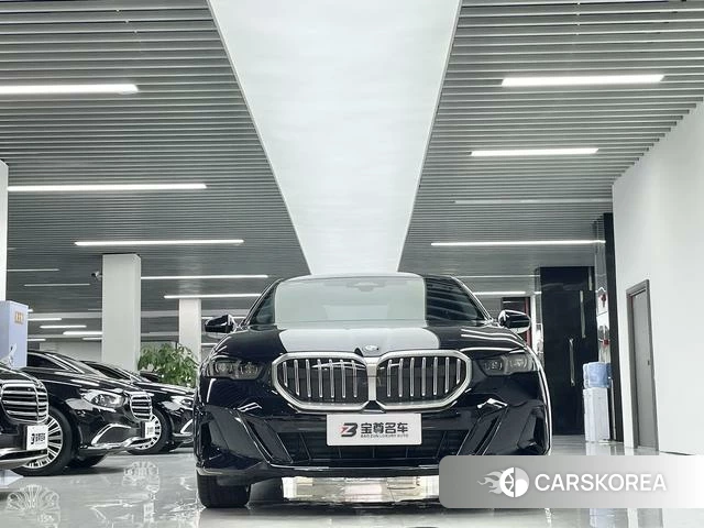 BMW 5 series 2025 Черный из Китая, фото 6