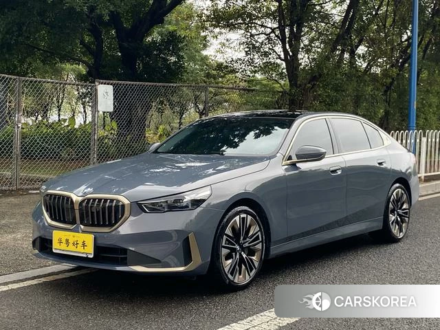 BMW 5 series 2025 Темно-серый из Китая, фото 6