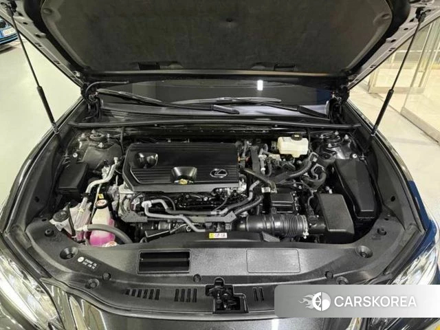 Lexus ES300h 7th generation 2025 Черный из Кореи, фото 6