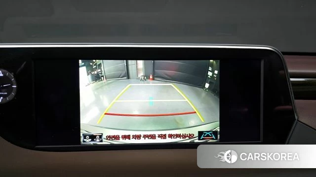 Lexus ES300h 7th generation 2018 Серебряный из Кореи, фото 6