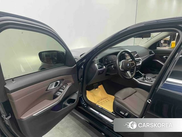 BMW 3 series 2022 Черный из Китая, фото 6