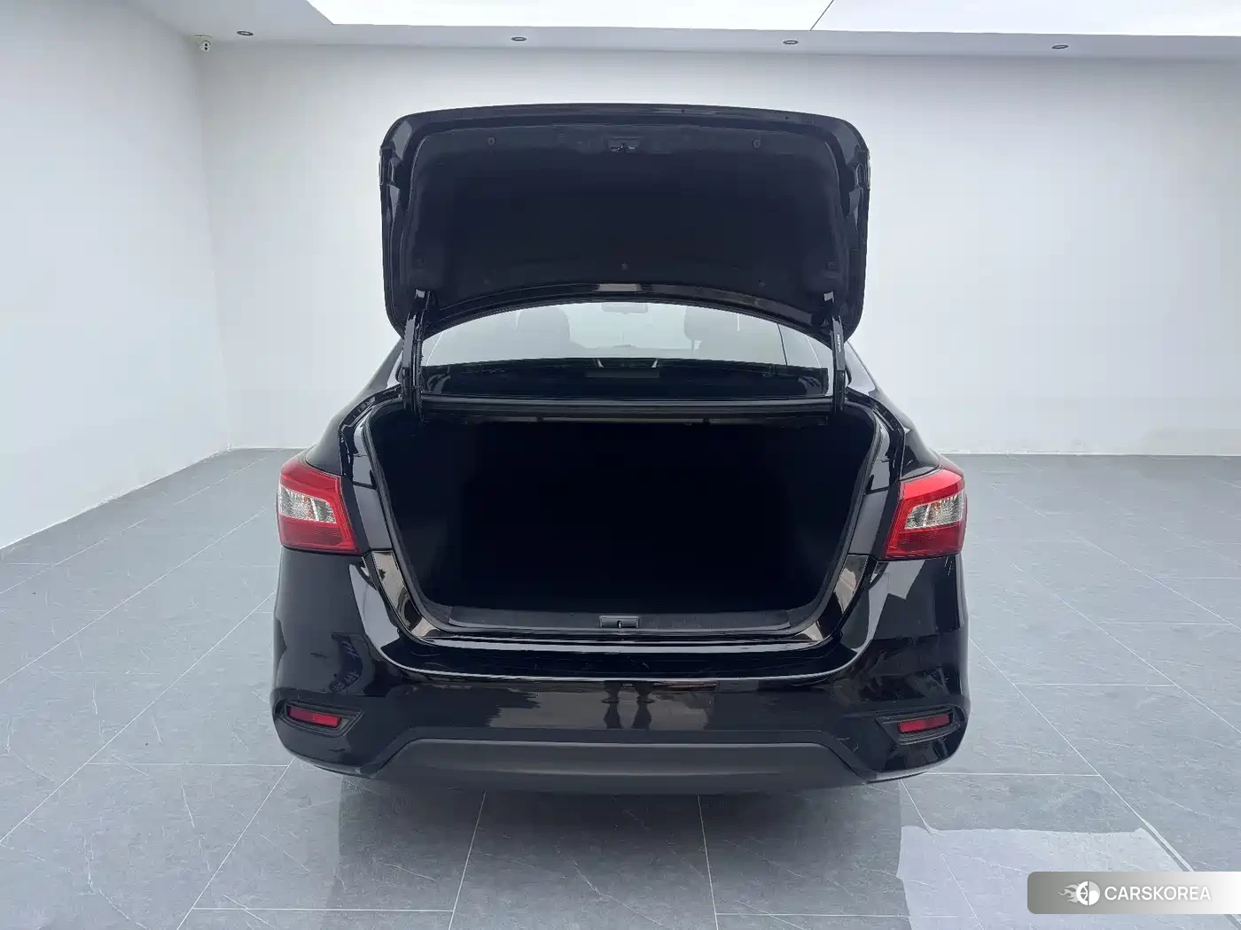 Nissan Sylphy 2024 Черный из Китая, фото 6