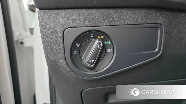 Volkswagen Tiguan second Generation 2023 Белый из Кореи, фото 6