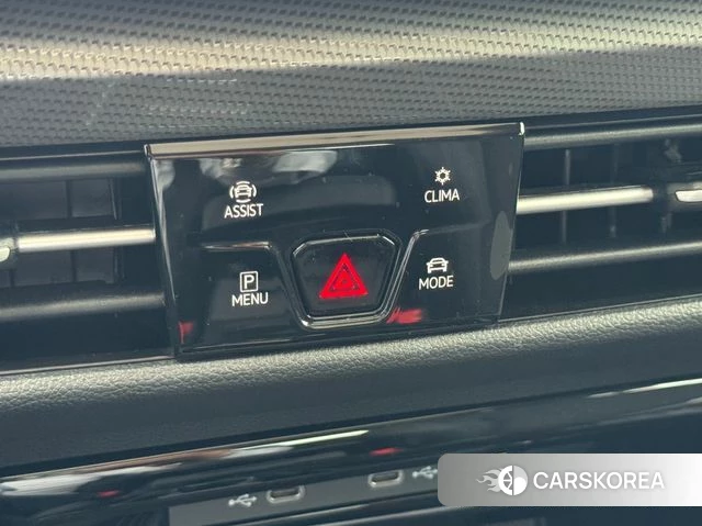 Volkswagen Golf 8th Generation 2025 Серебристо-серый из Кореи, фото 6