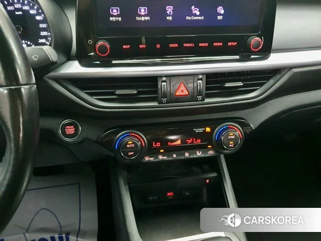 Kia The New K3 2nd generation 2022 Белый из Кореи, фото 6