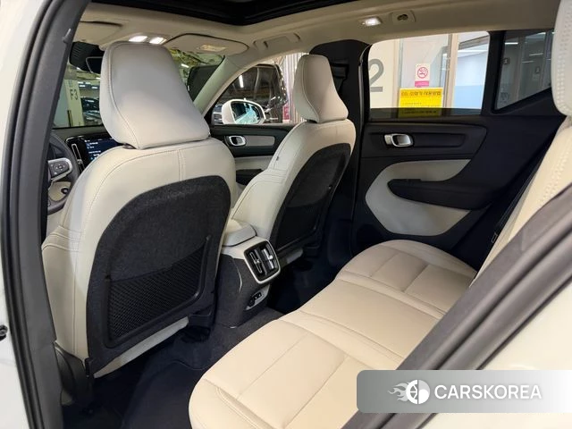 Volvo XC40 2024 Белый из Кореи, фото 6