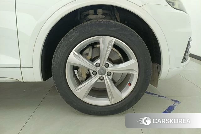 Audi Q5L 2019 Белый из Китая, фото 6